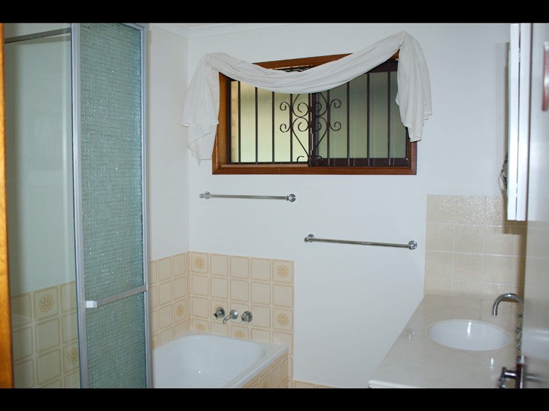 10 Baloo Street, Nerang QLD 4211