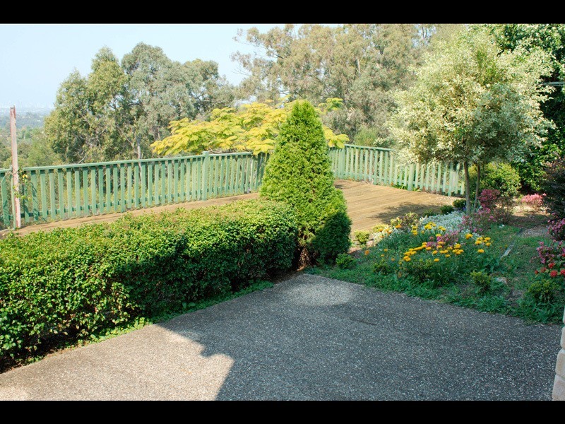 80 Armstrong Way, Highland Park QLD 4211