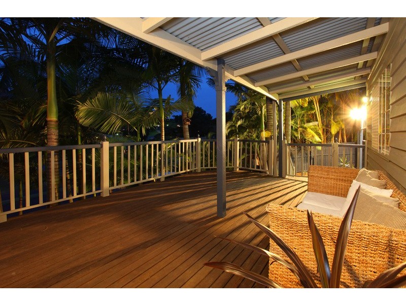 6 Culloden Court, Highland Park QLD 4211