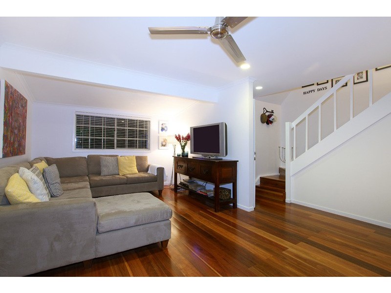 6 Culloden Court, Highland Park QLD 4211