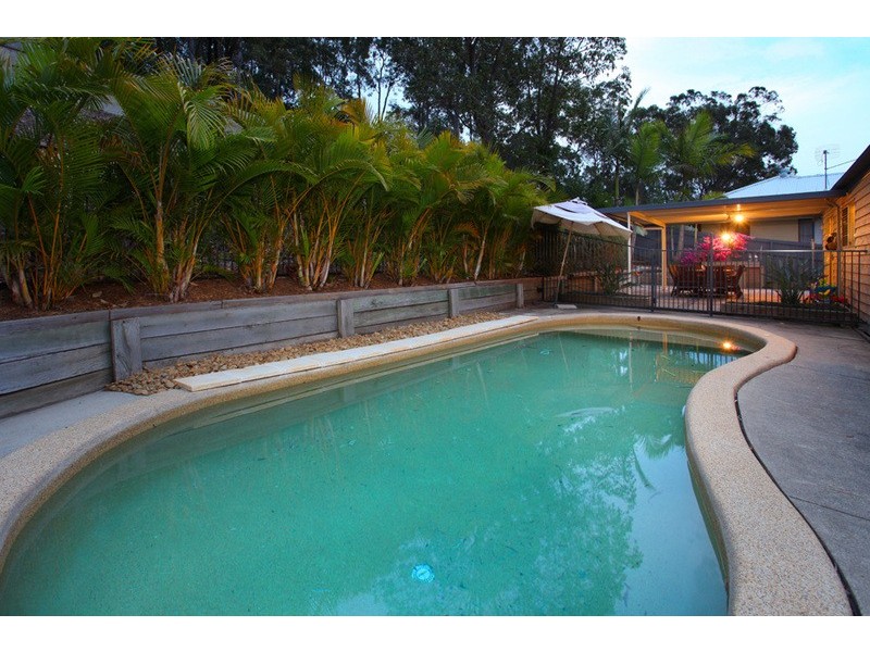 6 Culloden Court, Highland Park QLD 4211