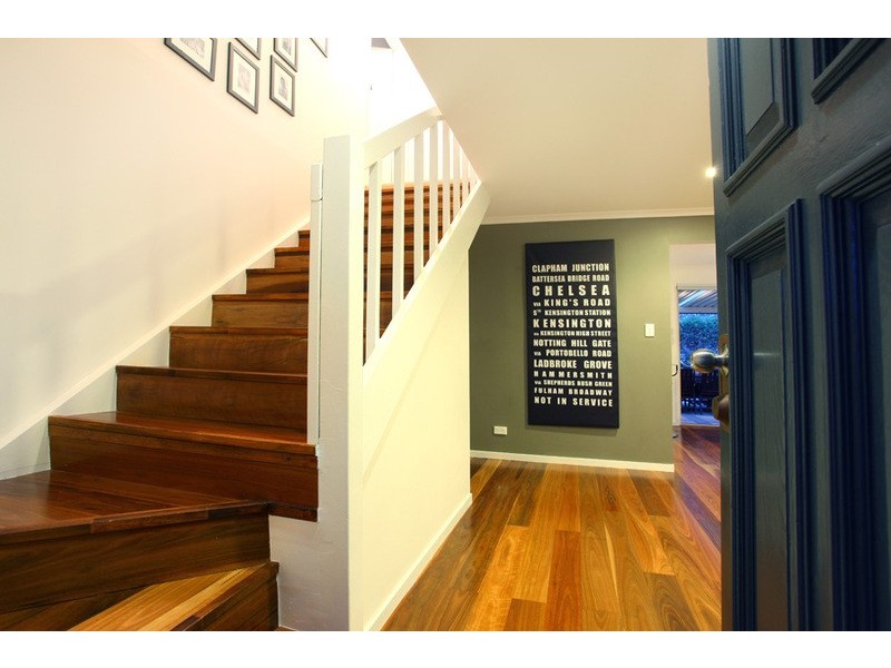 6 Culloden Court, Highland Park QLD 4211