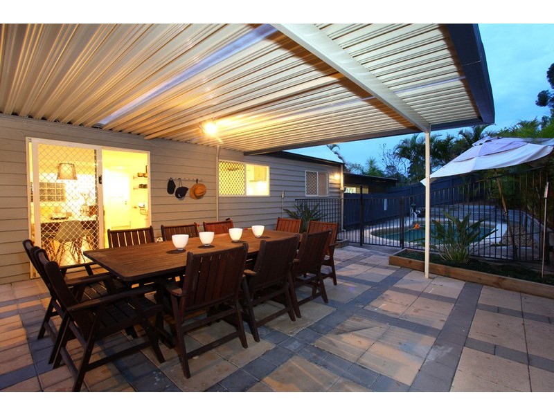 6 Culloden Court, Highland Park QLD 4211