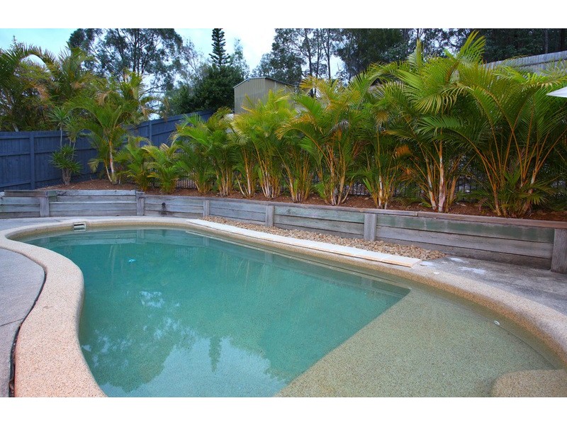 6 Culloden Court, Highland Park QLD 4211