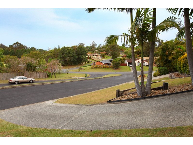 6 Culloden Court, Highland Park QLD 4211