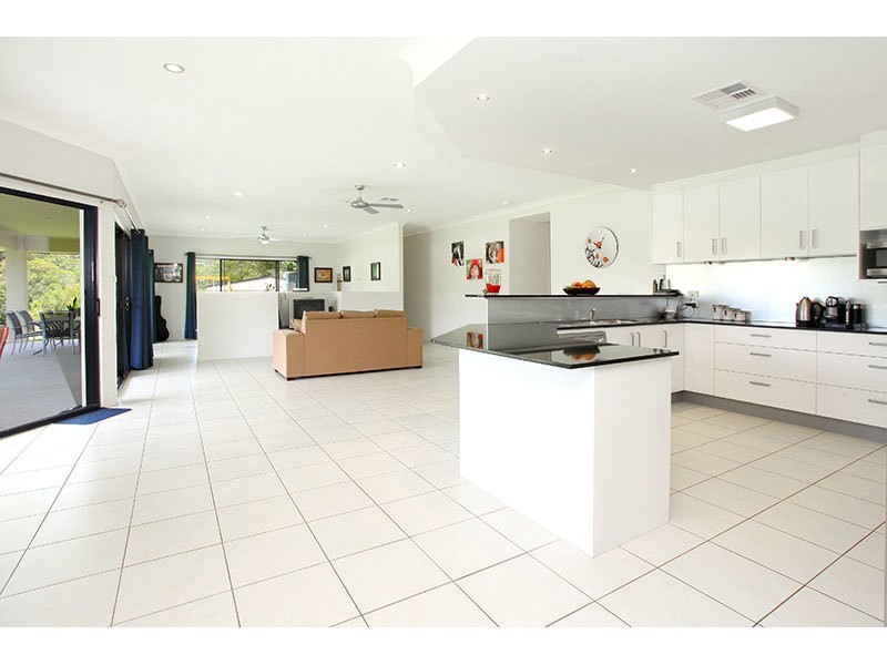 17 Pasture Place, Mount Nathan QLD 4211