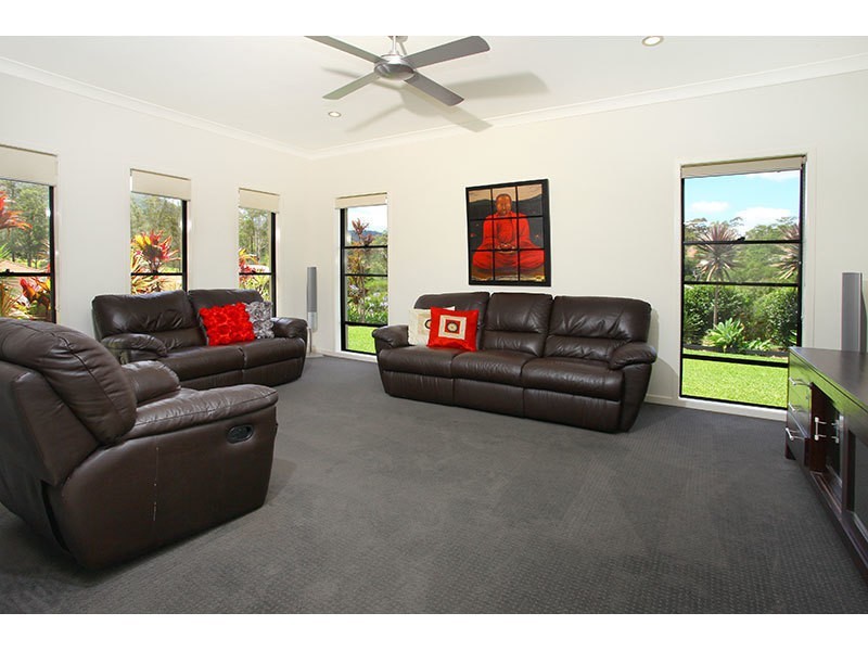 17 Pasture Place, Mount Nathan QLD 4211