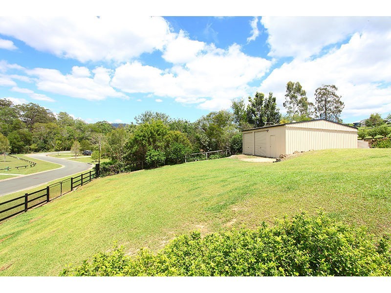 17 Pasture Place, Mount Nathan QLD 4211