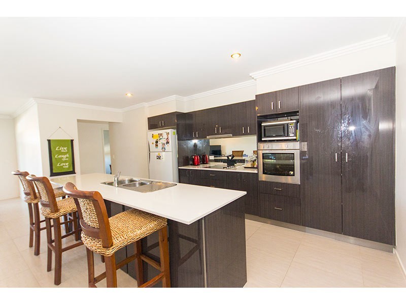 14 Hadrian Crescent, Pacific Pines QLD 4211