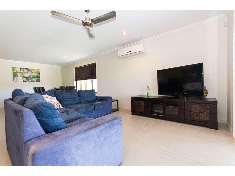 14 Hadrian Crescent, Pacific Pines QLD 4211