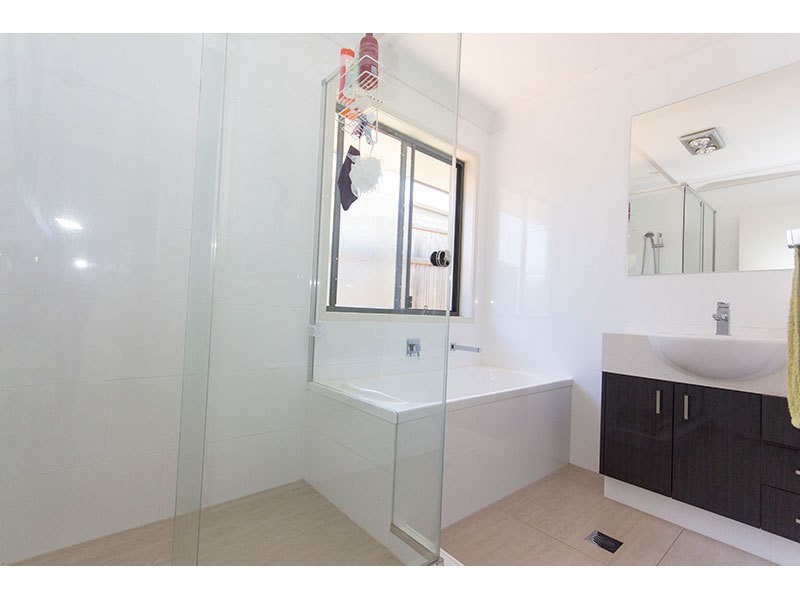 14 Hadrian Crescent, Pacific Pines QLD 4211