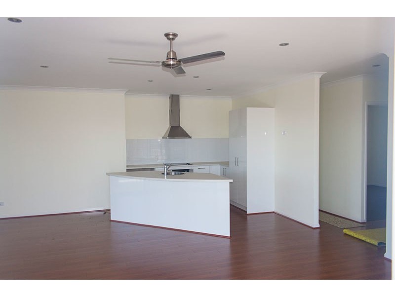 45 Tara Vista Boulevard, Highland Park QLD 4211