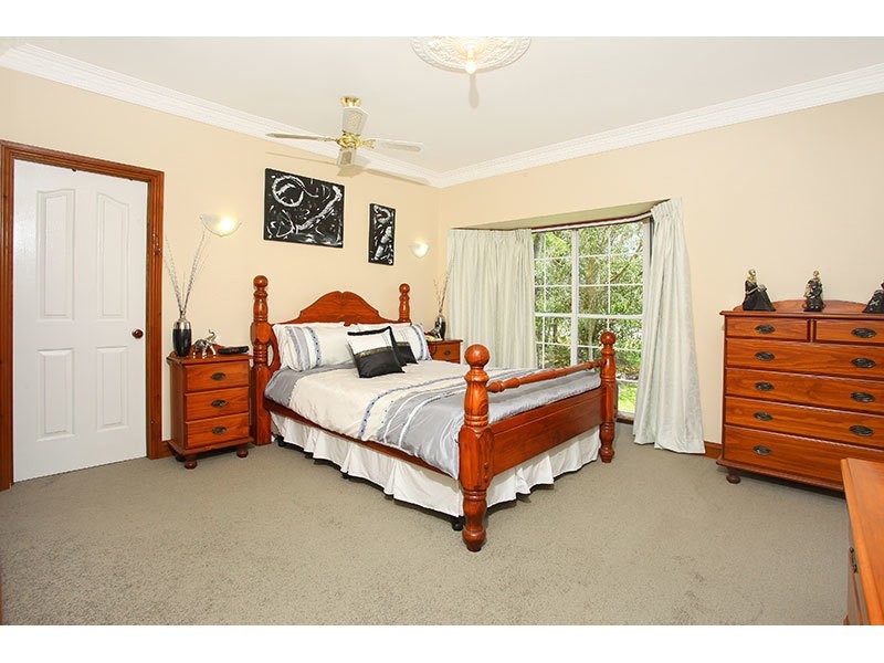 2 Ruth Terrace, Oxenford QLD 4210