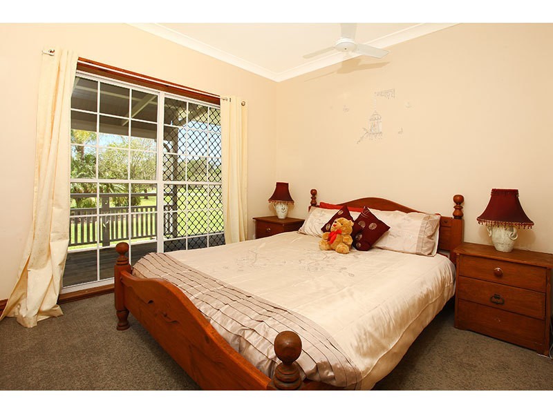 2 Ruth Terrace, Oxenford QLD 4210