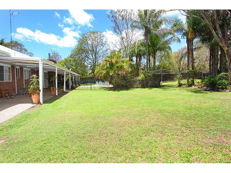 2 Ruth Terrace, Oxenford QLD 4210