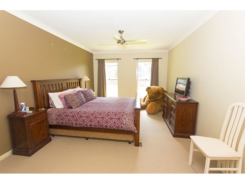 11 Honey Eater Court, Gilston QLD 4211