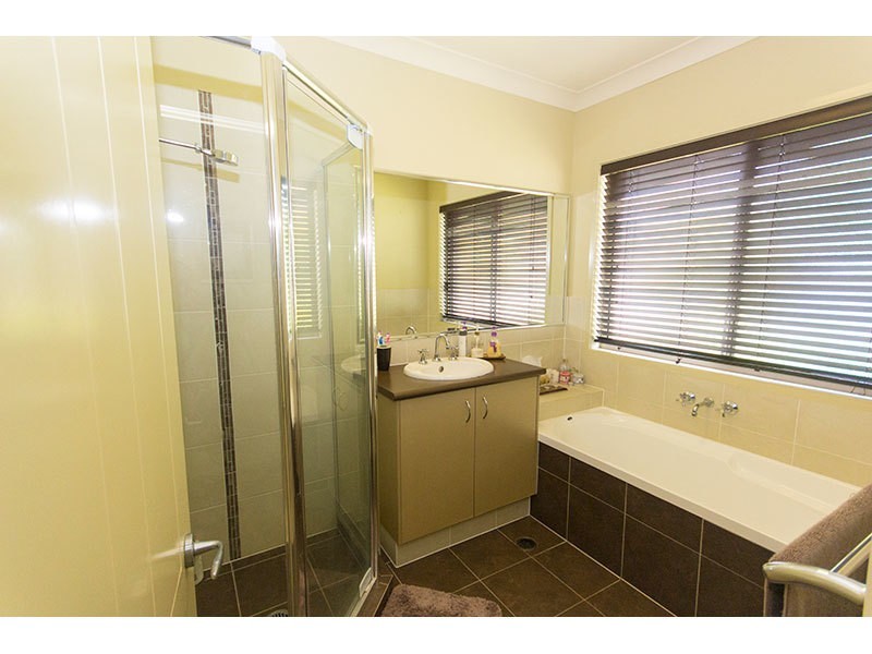 11 Honey Eater Court, Gilston QLD 4211