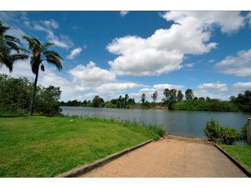 58 Clear River Boulevard, Ashmore QLD 4214