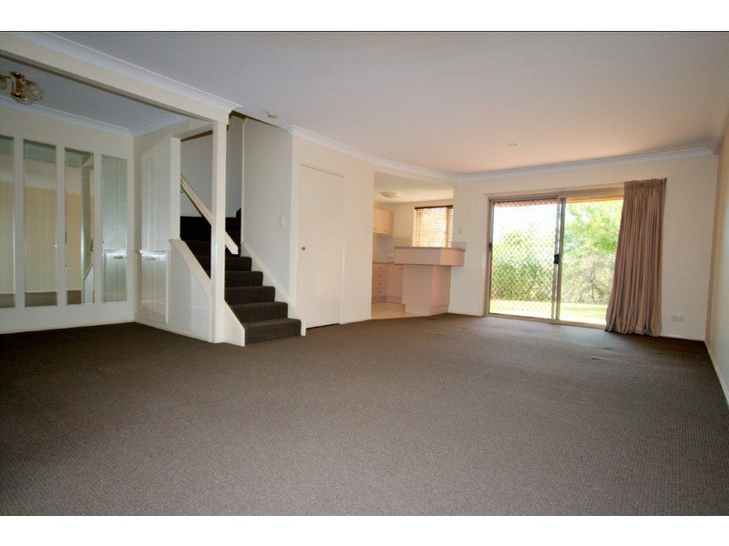 9/8 Kilpatrick Court, Highland Park QLD 4211