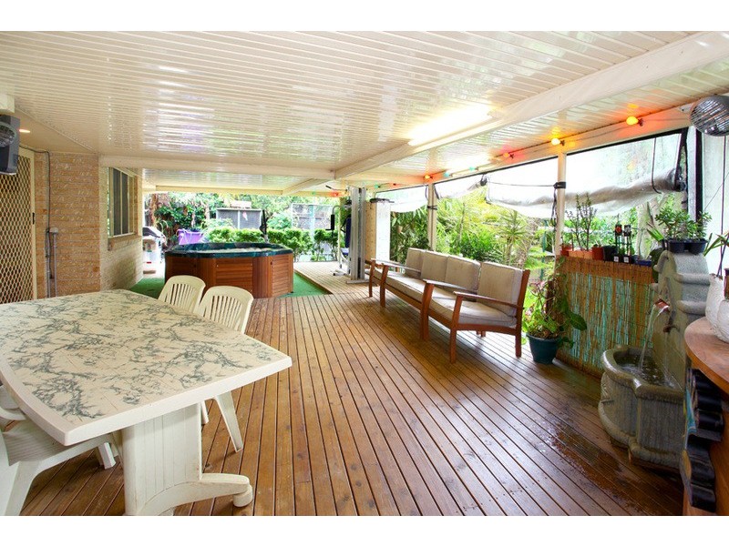 1 Malao Rise, Pacific Pines QLD 4211
