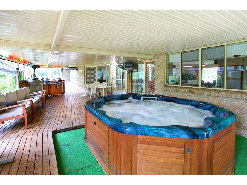 1 Malao Rise, Pacific Pines QLD 4211