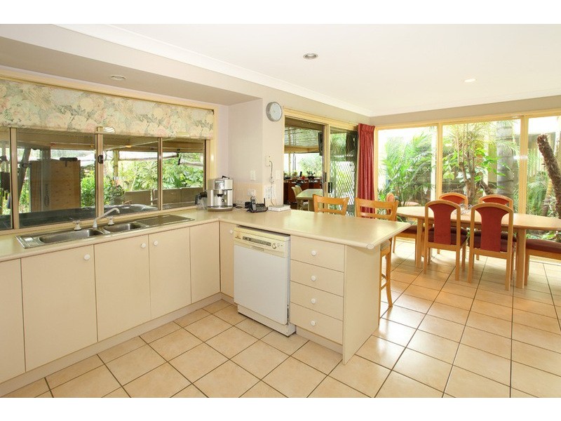 1 Malao Rise, Pacific Pines QLD 4211