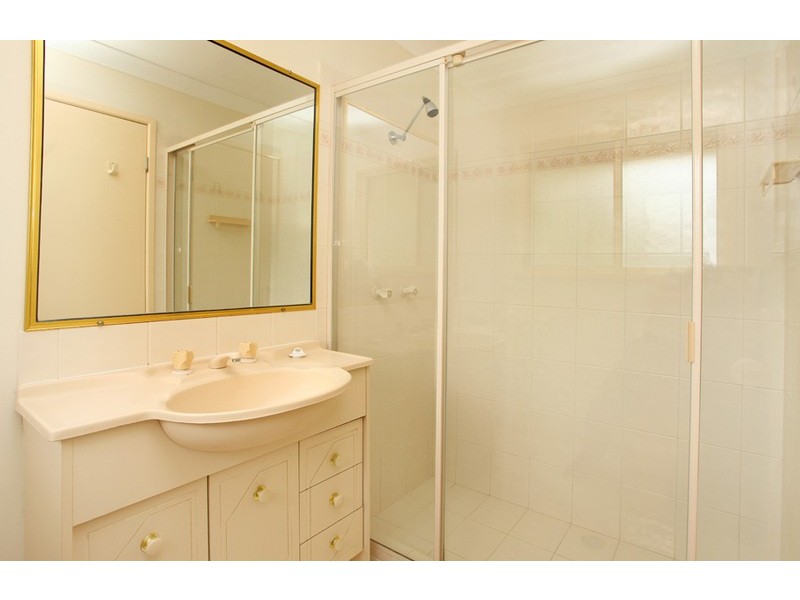 1 Malao Rise, Pacific Pines QLD 4211
