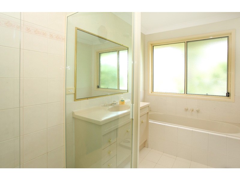 1 Malao Rise, Pacific Pines QLD 4211