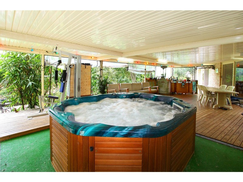 1 Malao Rise, Pacific Pines QLD 4211