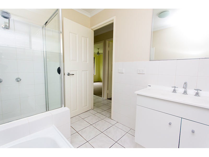 16 Alison Road, Carrara QLD 4211