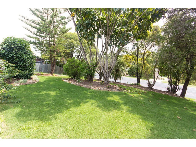 16 Alison Road, Carrara QLD 4211