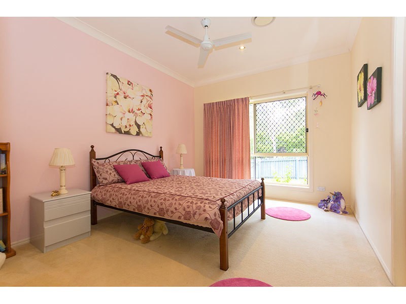 1 Nature Valley Court, Tallai QLD 4213