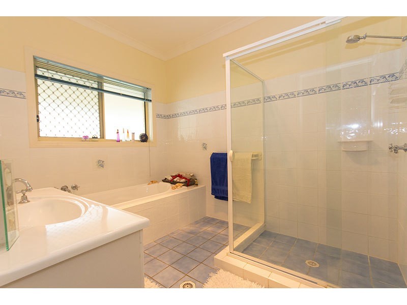 1 Nature Valley Court, Tallai QLD 4213