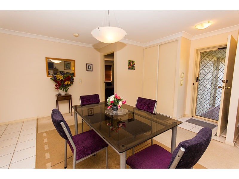 8 Glengarry Close, Highland Park QLD 4211