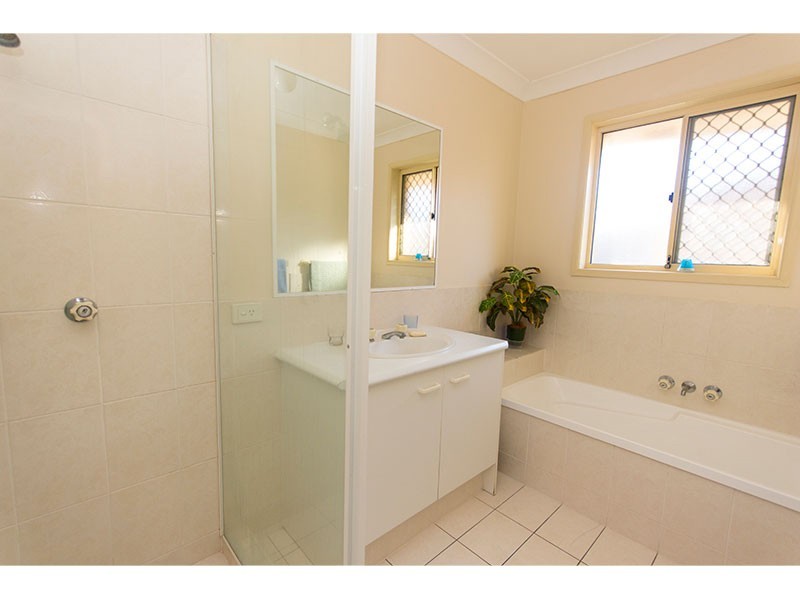 8 Glengarry Close, Highland Park QLD 4211