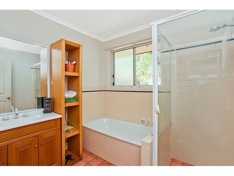 15 High Ridge Road, Gaven QLD 4211