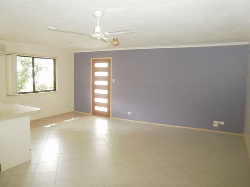 2/120 Kumbari Avenue, Labrador QLD 4215