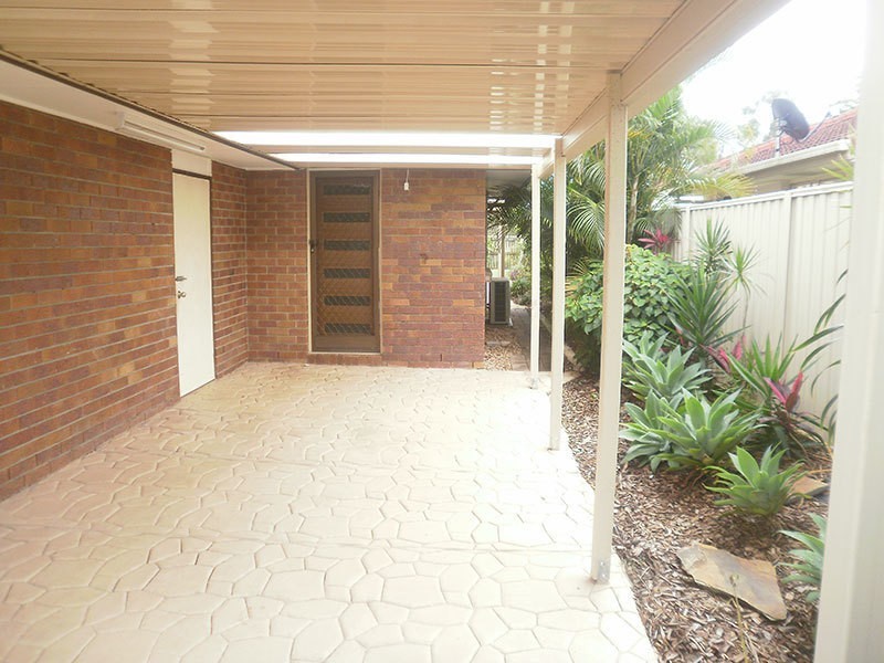 2/120 Kumbari Avenue, Labrador QLD 4215