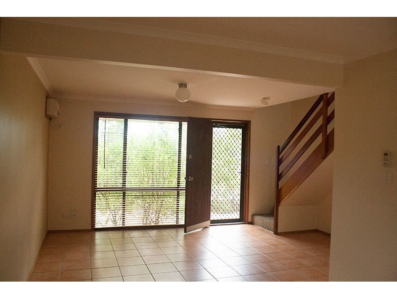 1/5 Parkridge Drive, Molendinar QLD 4214