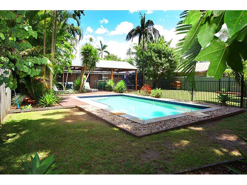 8 St Petersburg Place, Nerang QLD 4211