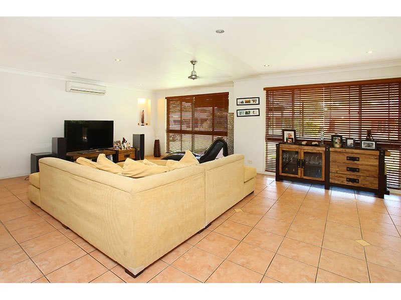 8 St Petersburg Place, Nerang QLD 4211