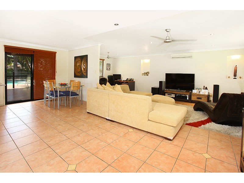 8 St Petersburg Place, Nerang QLD 4211