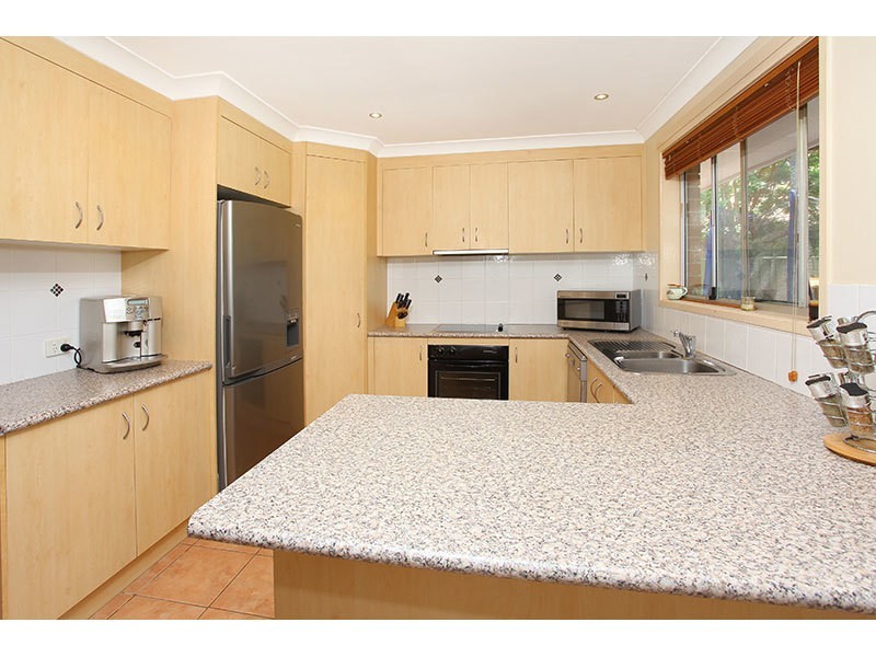 8 St Petersburg Place, Nerang QLD 4211