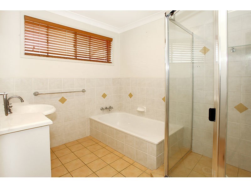 8 St Petersburg Place, Nerang QLD 4211