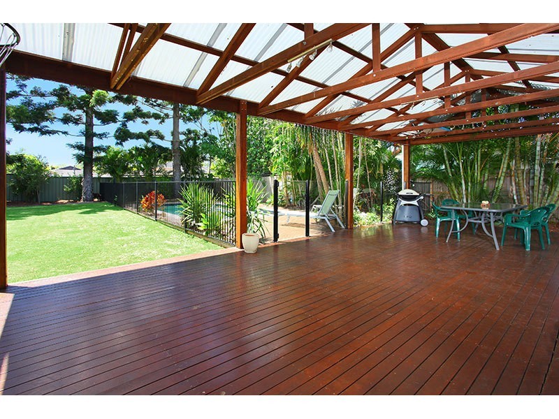 8 St Petersburg Place, Nerang QLD 4211