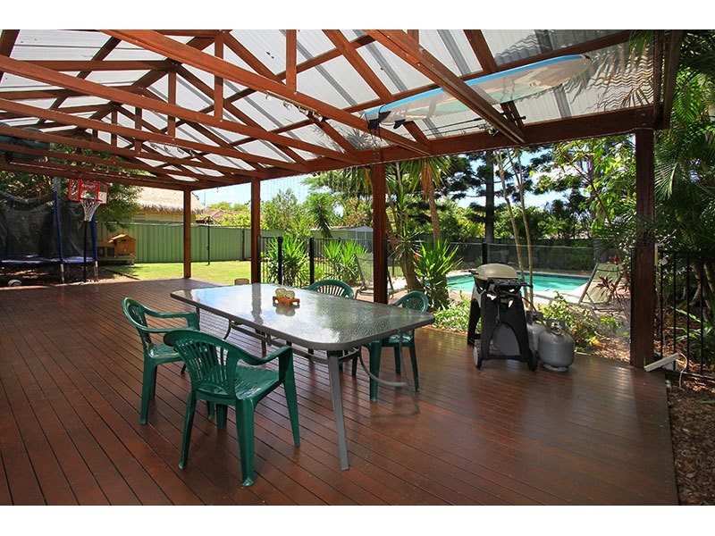 8 St Petersburg Place, Nerang QLD 4211