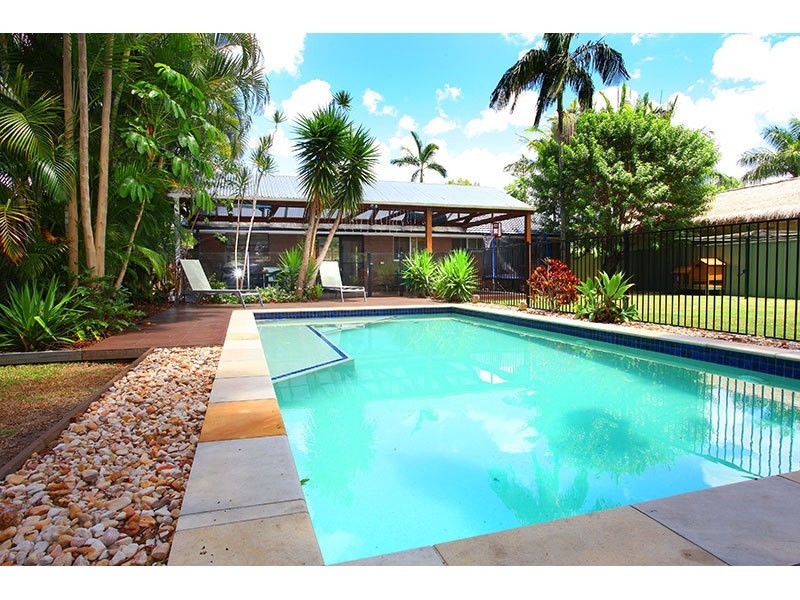 8 St Petersburg Place, Nerang QLD 4211