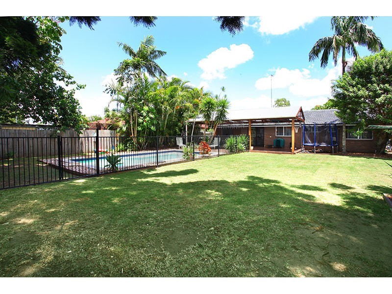 8 St Petersburg Place, Nerang QLD 4211