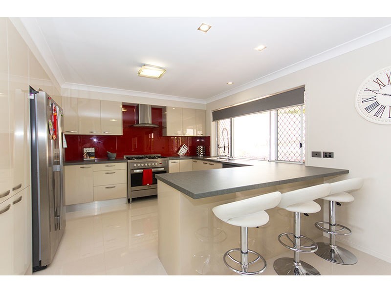 4 Greaves Court, Carrara QLD 4211