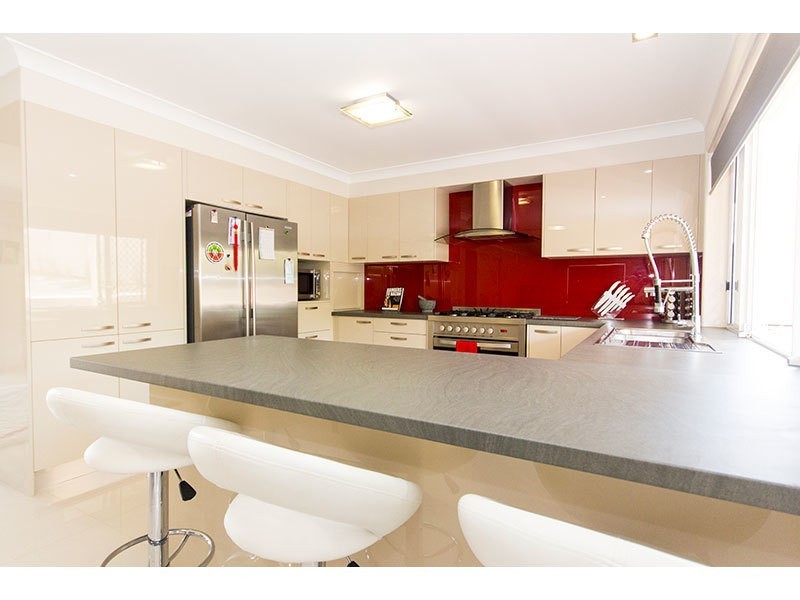 4 Greaves Court, Carrara QLD 4211